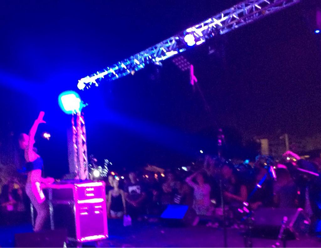 Ivory838Ivory83's tweet image. DJing at @santaanitapark last night 
#djivory#dj#djworld#edm#rave