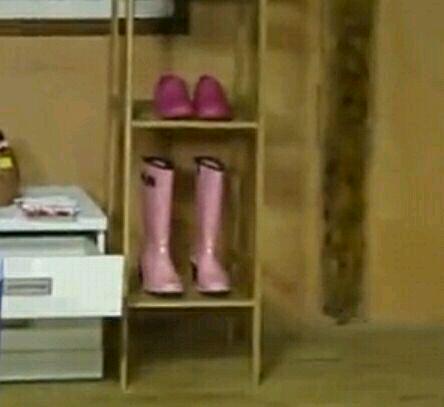 sugamiyou's tweet photo. @Murniii_niel  Pinkeu pinkeu boots 😄😃 #SoLim cr lovely_alain@soompi http://t.co/kH1THFzsKL