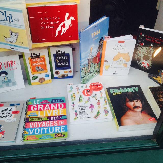 Nos amis de La Revue Dessinée en vitrine à Figeac, Lot