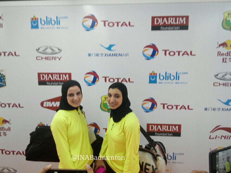 INABadminton's tweet photo. Pebulutangkis dari Mesir, bertanding menggunakan jilbab #WBC2015IndonesiaDay1 http://t.co/VZd0piPk1F
