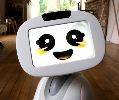 BUDDYはフレンドリーコンパニオンロボットです