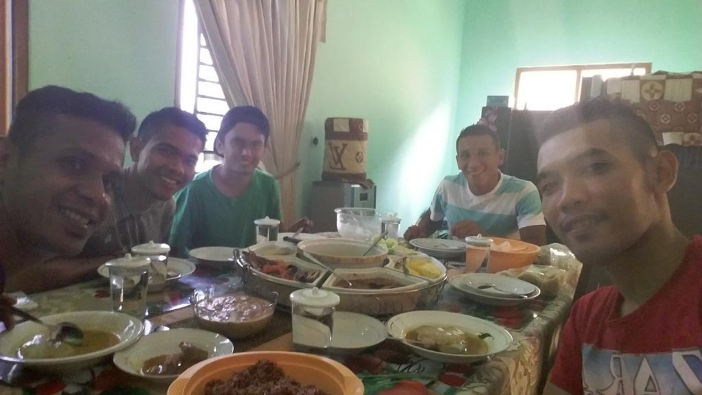 makan2an khas maluku(papeda)