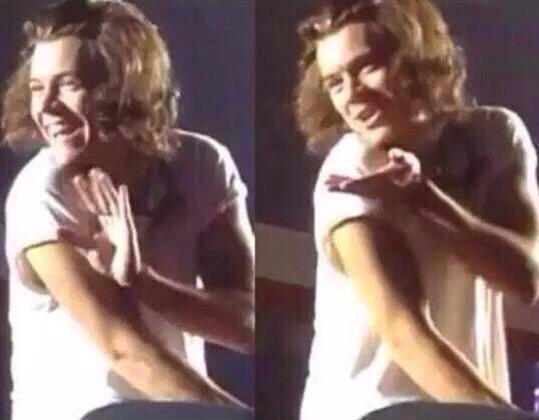 onlyIix's tweet photo. Directioners are slaying again 
#DisqualifyQueens http://t.co/H3WHQ7oY0l