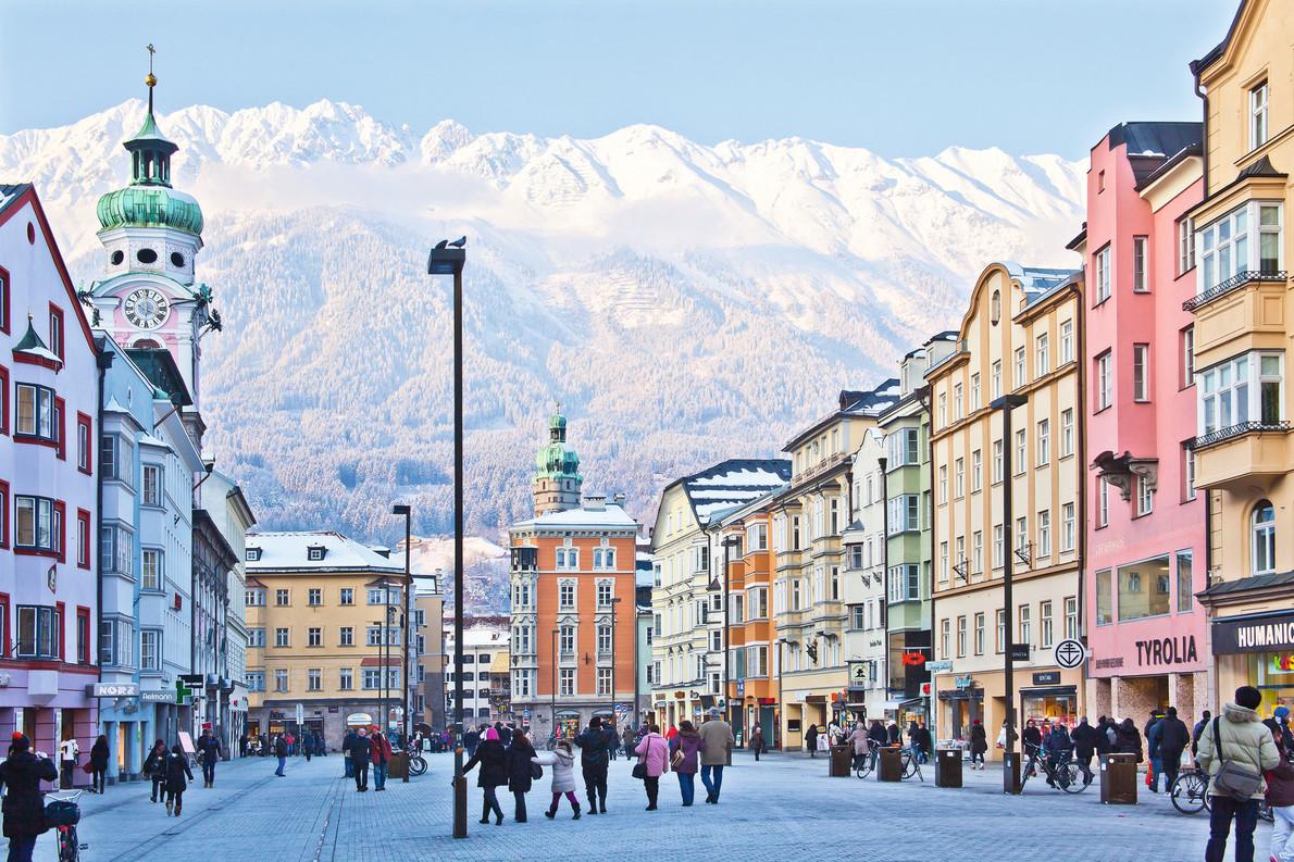 JourneyAdvisor's tweet photo. Most Beautiful tourist destinations in #Europe to visit in 2015: http://t.co/xZJ1DJmhCj http://t.co/FJ1NBkHsUq