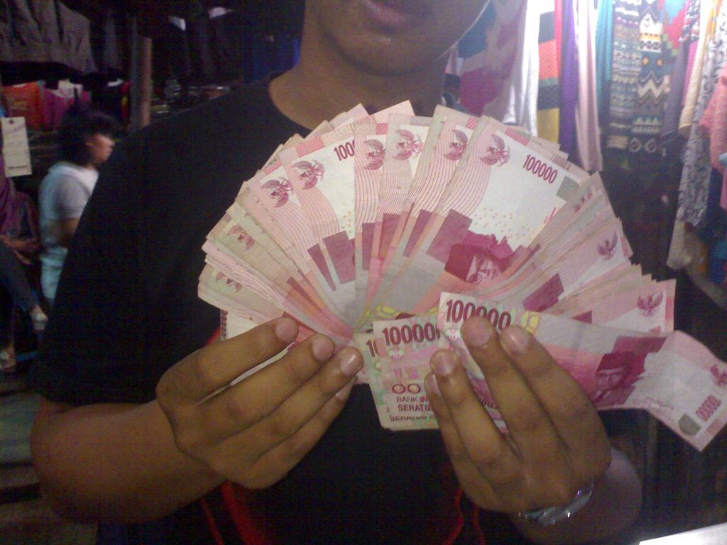 Lumayan dapat rezeki . 
Makasih ya allah . .