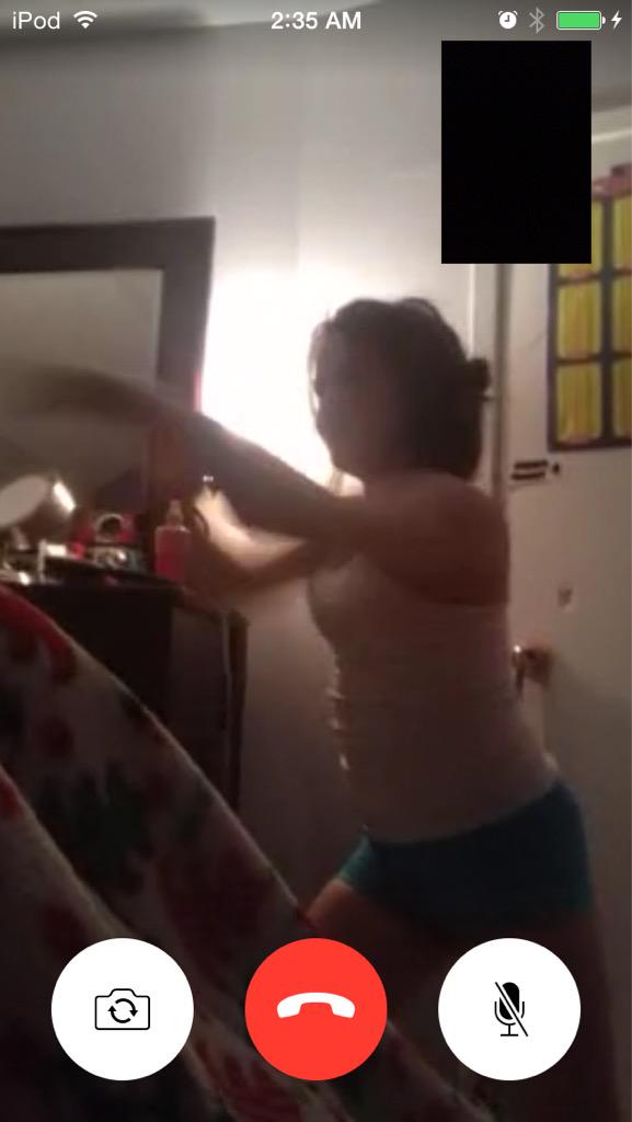 RonnieMo10's tweet photo. When @abbiehurley12 finds out your joining boxing http://t.co/G07skhqrsF