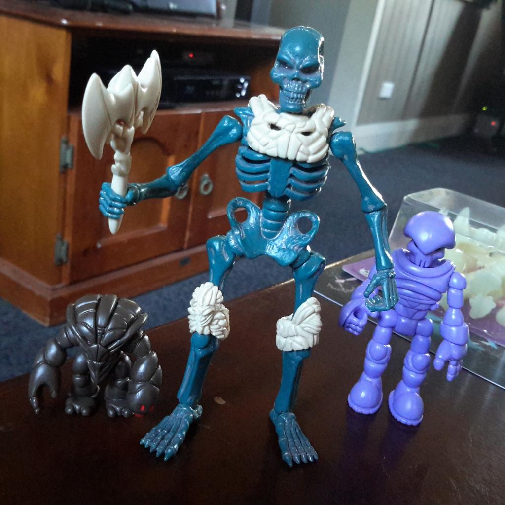Hursticon's tweet photo. #SkeletonWarriors: #PitLurker Titan Skeleton, #Crayboth &amp; #Skeleden. #GLYOS: Get into it! 😄 #OctoberToys #OnellDesign http://t.co/Ji3hAB2EFG
