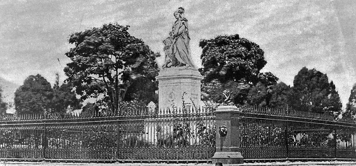 RevistaKaypunku's tweet photo. #articulokaypunku #esculturapublica: Estatua a Cristóbal Colón (1852-1860). Daniel Vifian http://t.co/JZjoh4yjee http://t.co/eC3b4bsyHA