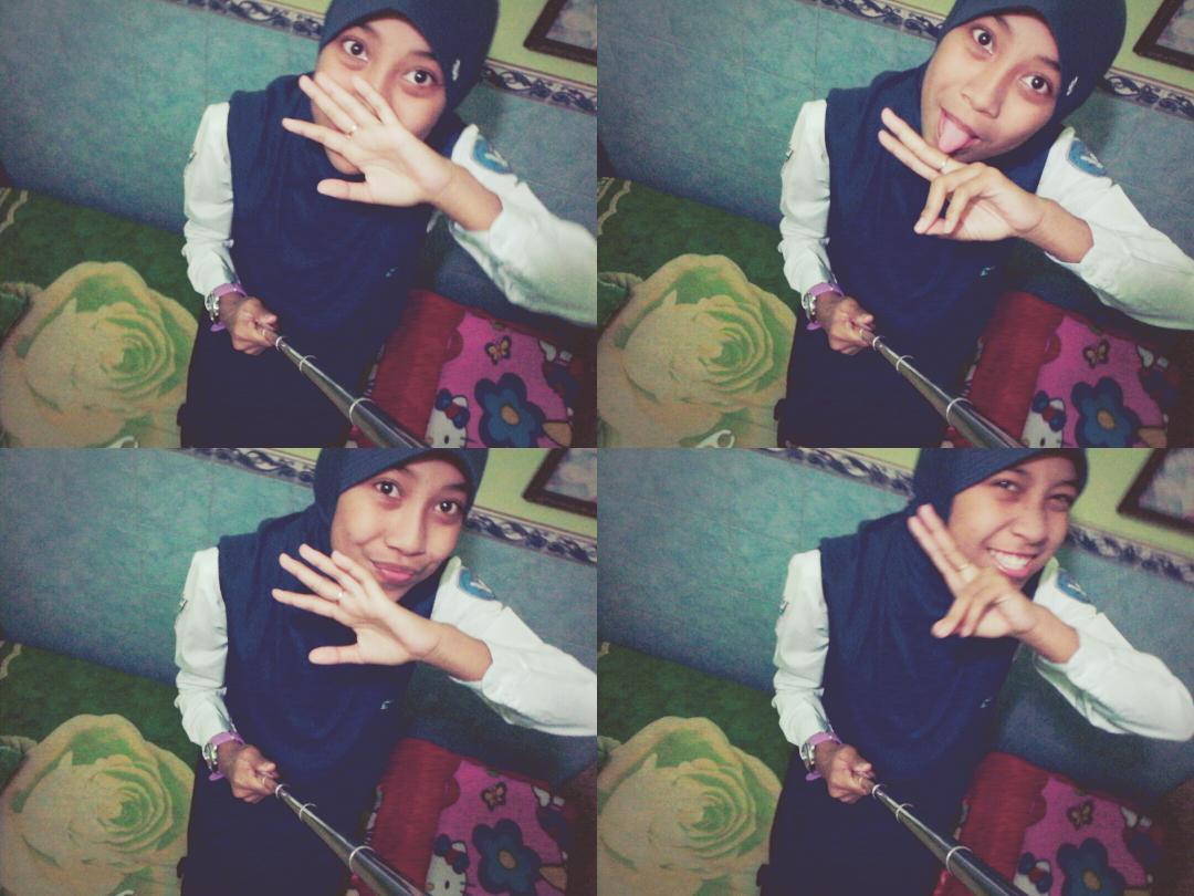 PutriSelta's tweet photo. Pulang sekolah... http://t.co/FreKI3hw3o