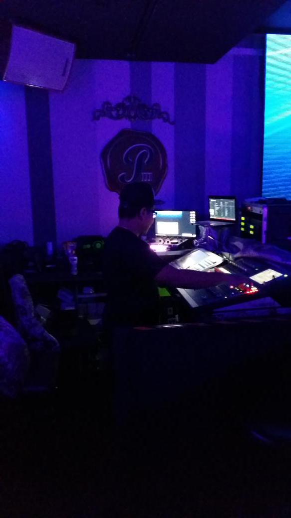 StinkyBoxers's tweet photo. Just fuckin around. #paragon3 http://t.co/HbNUwy0lvR