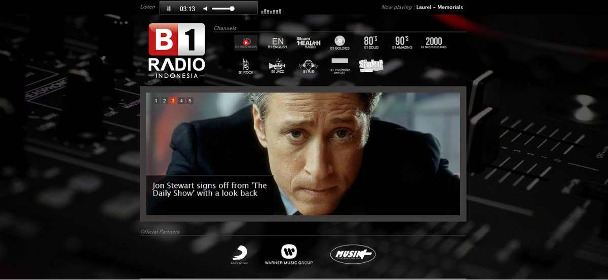 Jon Stewart Signs Off From The Daily Show <a href="/TheDailyShow/">The Daily Show</a>  With a Look Back Thanks for the laughs #JonVoyage