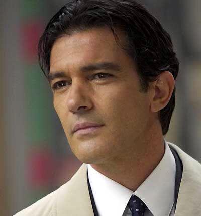 Happy Birthday to Antonio Banderas, who turns 55 today! 