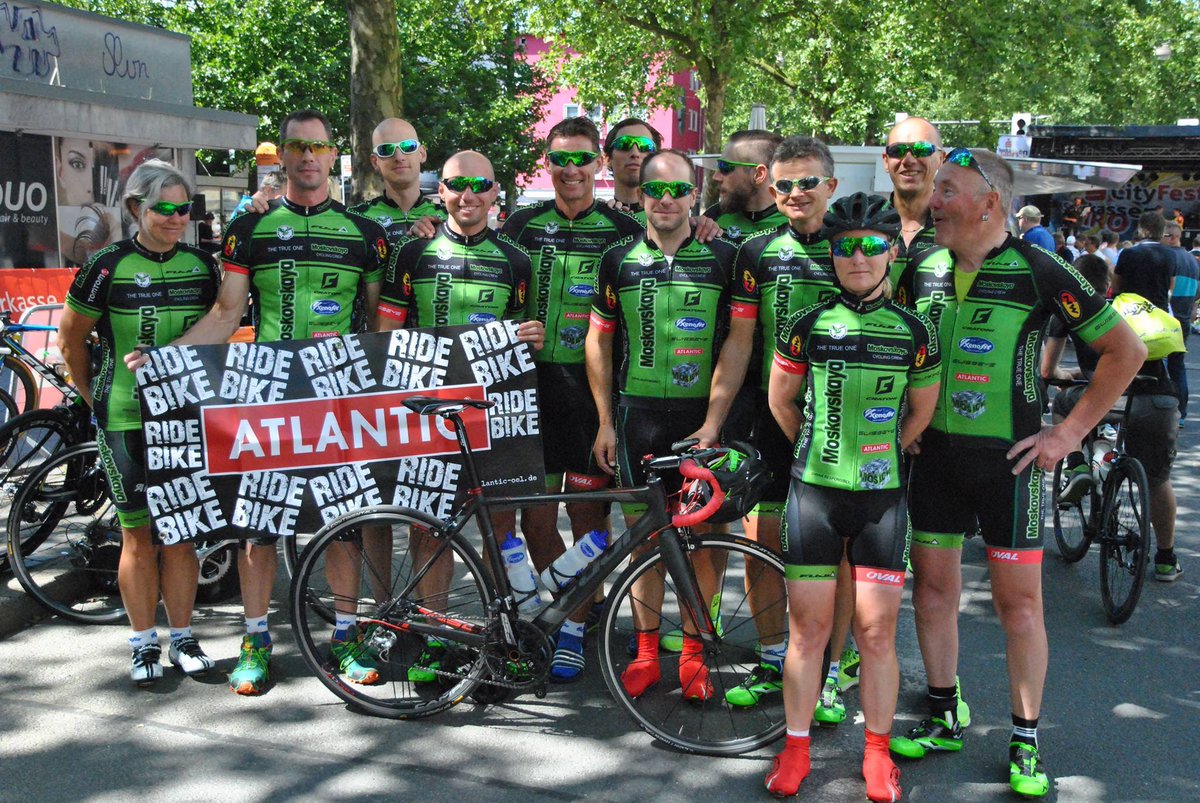 ATLANTICoel's tweet photo. Sparkassen Giro Bochum-ein voller Erfolg für die Moskovskaya Cycling Crew!
#ATLANTIC #Bochum #Kettenfluid #Radrennen http://t.co/7MMXzTH9Gx
