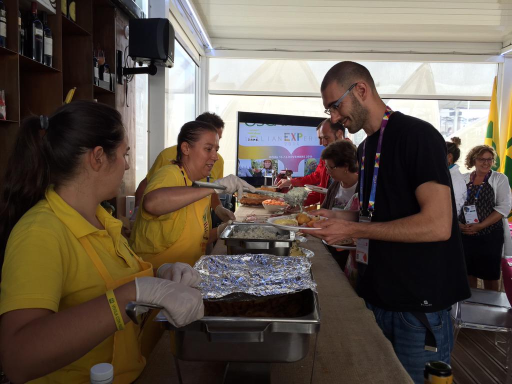 terraesapores's tweet photo. #Expo, al #PadColdiretti tutti i giorni menù #MadeinItaly: questa settimana tocca alla Lombardia #nofarmersnoparty http://t.co/U3pvFEsPtf
