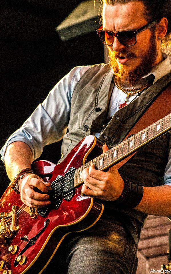 WolfsomeBand's tweet image. Mr. G is sparkling Fuzz with his beloved Riviera! #RockNRoll #wolfsome #FuzzRiviera #Loftas #lrtopus