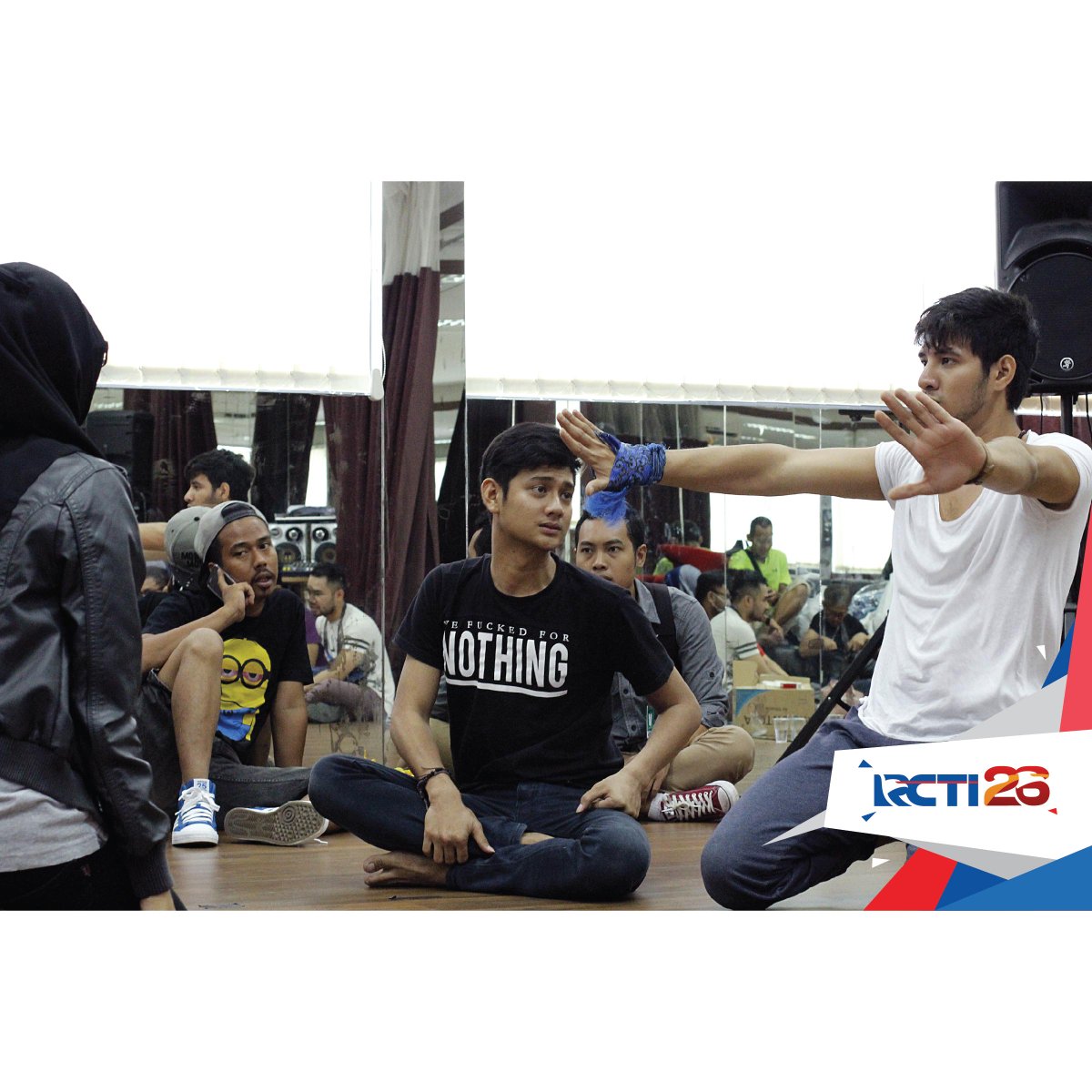 .<a href="/AmmarZoni/">Ammar Zoni</a> lg berdiskusi mengenai karakter barunya yg akn hadir Agustus nanti. Penasaran? Nantikan #MahardikaRCTI26