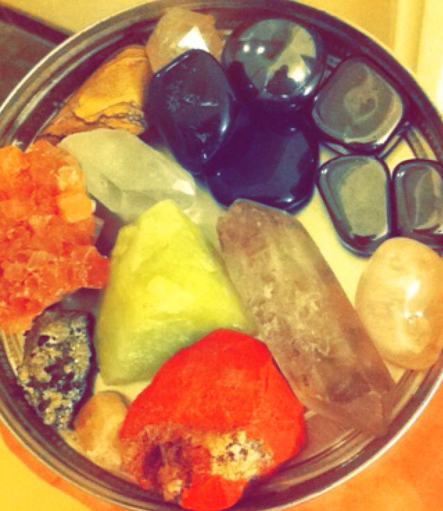 LuvALot311's tweet photo. My #crystal and #gemstone collection got a nice full blue moon cleanse last week ๐ #hematite #redjasper #argonite http://t.co/UuTBCvjSh0