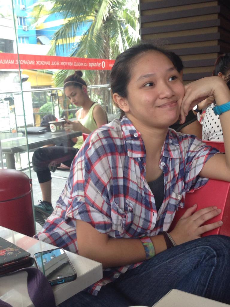 MKEnverga's tweet photo. Since nahiya ung friend ko yan medyo stalker picture 😂😂@mainedcm @ITSALDUBOFC @aldubmaiden #AlDubSaTamangPanahon http://t.co/JQgCoS3phJ