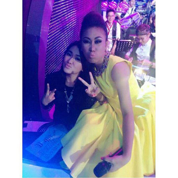 slama 2 jari ala2 mutiara kita.:)