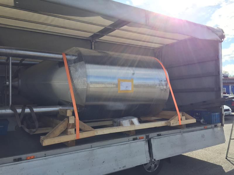 BeerStudioDaz's tweet photo. Epic day! Our new 3,000L combi-tank has just arrived from Czech Republic! Now can't wait to fill it up with beer :) http://t.co/SuTGPtk9ba