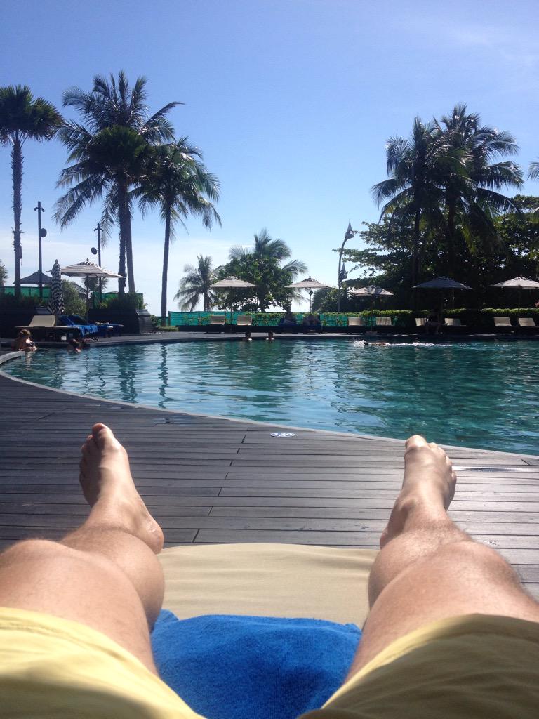 StephenAbell440's tweet photo. It's a hard life but someone's got to do it! ☀️🌴🍺 #phuket #thailand #heat #poolside #sunny #relaxation http://t.co/tuveLMU1cN