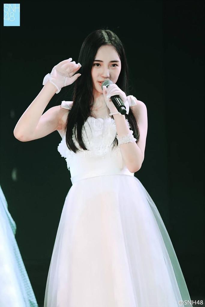 요즘 중국에서 제일 인기많은 여아이돌.jpg | 인스티즈