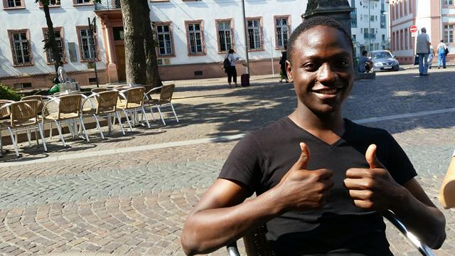 evolanguage's tweet photo. Sommer, Sonne, Eis: Unser #Deutschkurs in #Mainz hat Spaß! :-)   #sprachenverbinden #deutschalsfremdsprache #mayence http://t.co/c9SeMDB5st