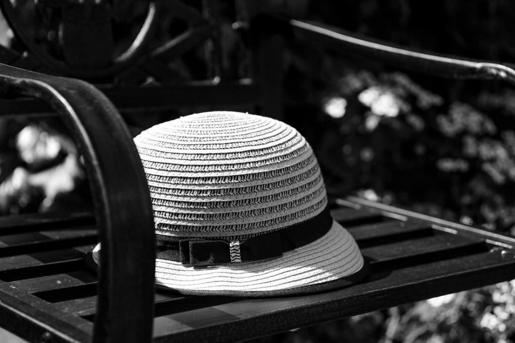 MissEllieDee's tweet photo. New on the blog | Wherever I Lay My Hat... #blackandwhitephotography #photography http://t.co/9DhoMoPvQH http://t.co/SNtxT9scwM