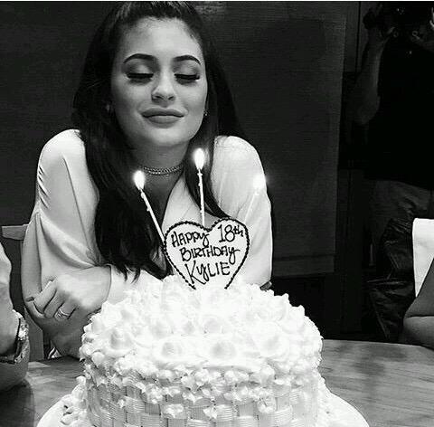 Kylie Jenner Happy birthday  18         Kylie                                Kylie      ( 