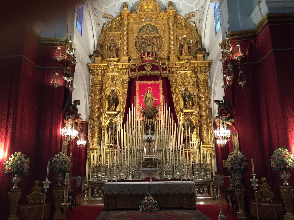 UnCofradeMas's tweet photo. Altar de Novena de la Asunción de Cantillana. Foto: @asuncioncanti #TDSCofrade #TDSActualidad http://t.co/qvJbhY8NvK