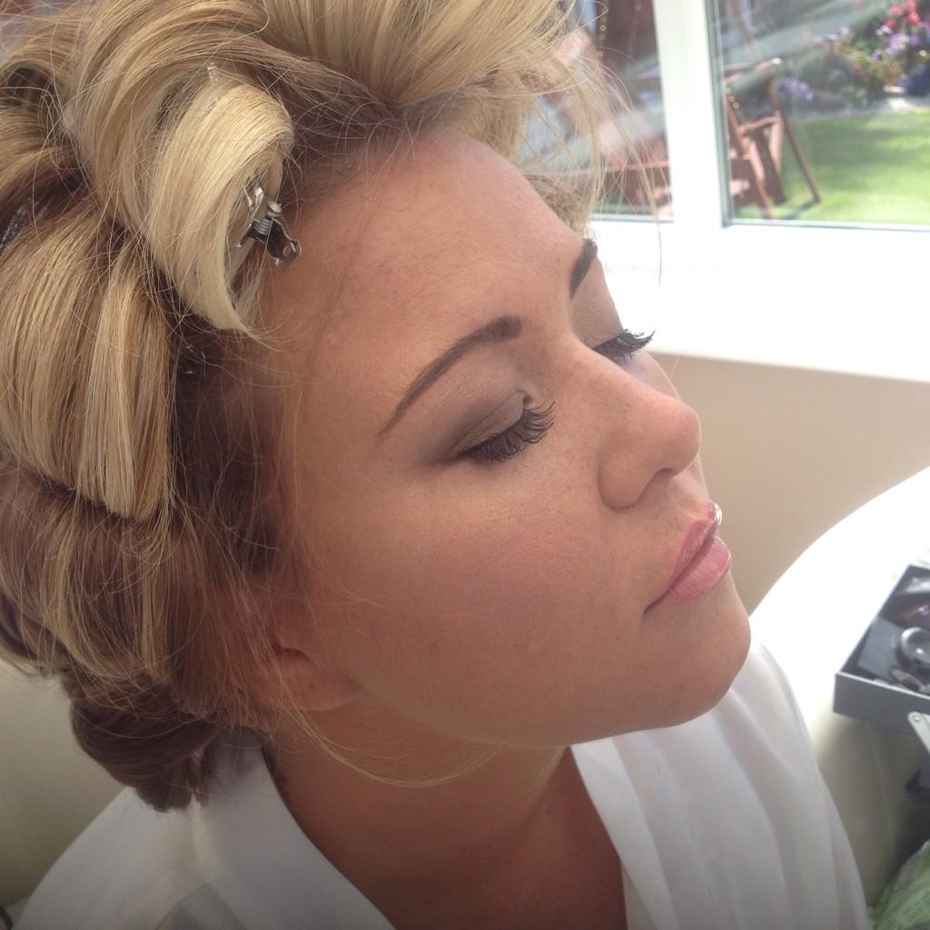 MakeUpRedCarpet's tweet photo. Bridal makeup by me #natural #flawless #peachy http://t.co/puR86HYLYa