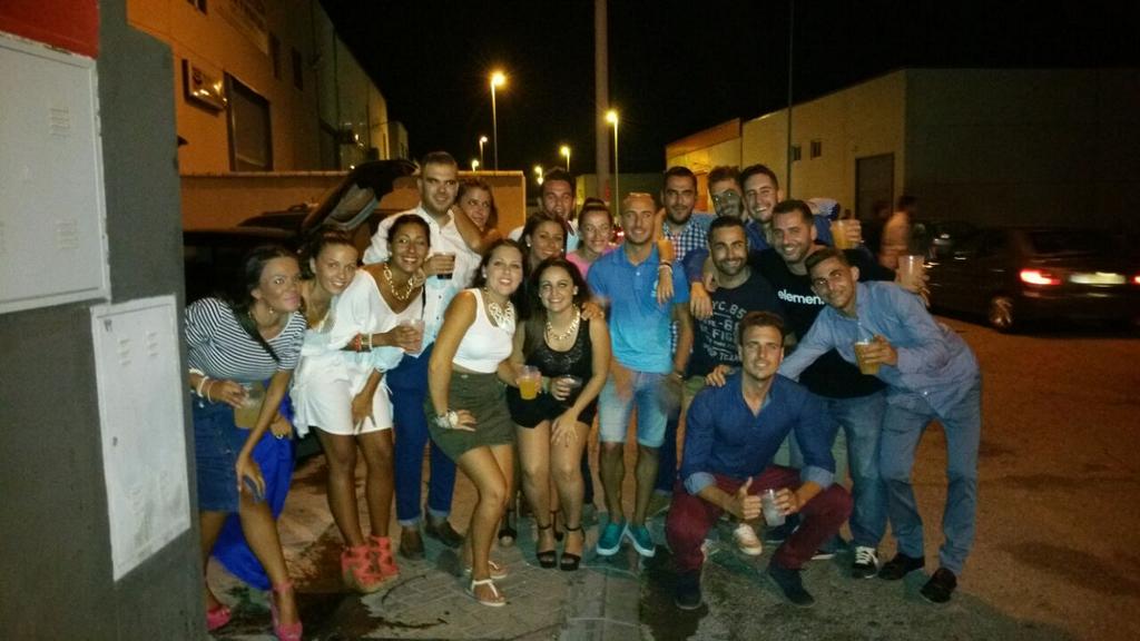 anamartine25's tweet photo. Por muxos mas como estos momentos#algecirasmigente http://t.co/2FM0Ba7oMh