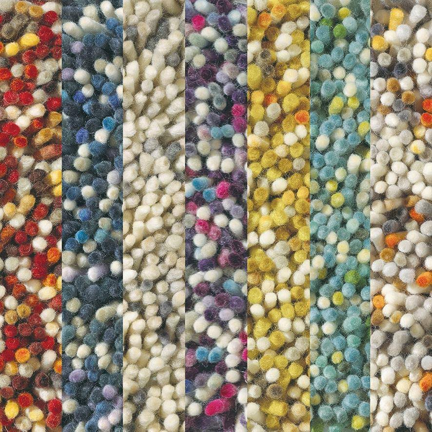 Zowel in huis als op kantoor geeft aankleding met een kleed en accessoires veel sfeer. 
Kom langs voor advies!