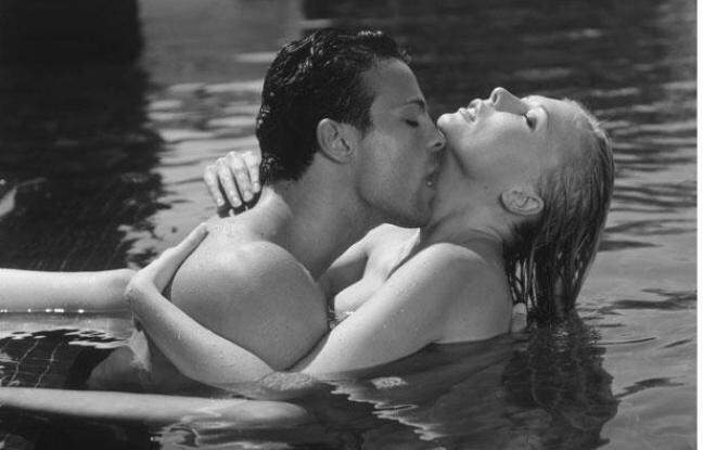 natachastories's tweet photo. Je me suis bien amusée à la piscine municipale ce weekend ... et je vous raconte tout. http://t.co/mNL6qeNz2X http://t.co/oUB4Rdhgpr