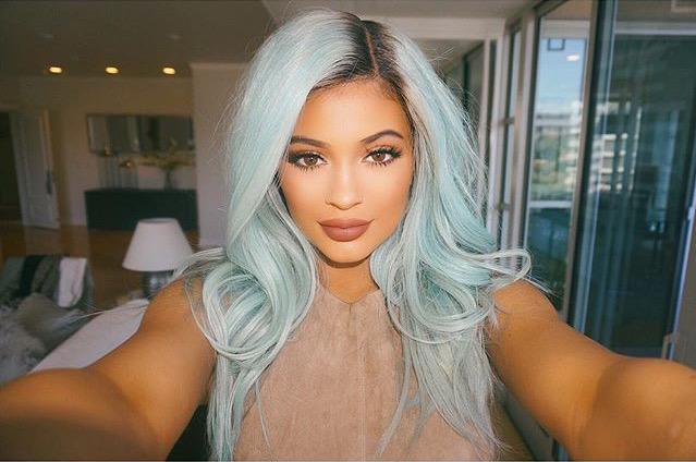 Happy 18th birthday to my idol and inspiration, Kylie Jenner. You are perfect in so many ways   