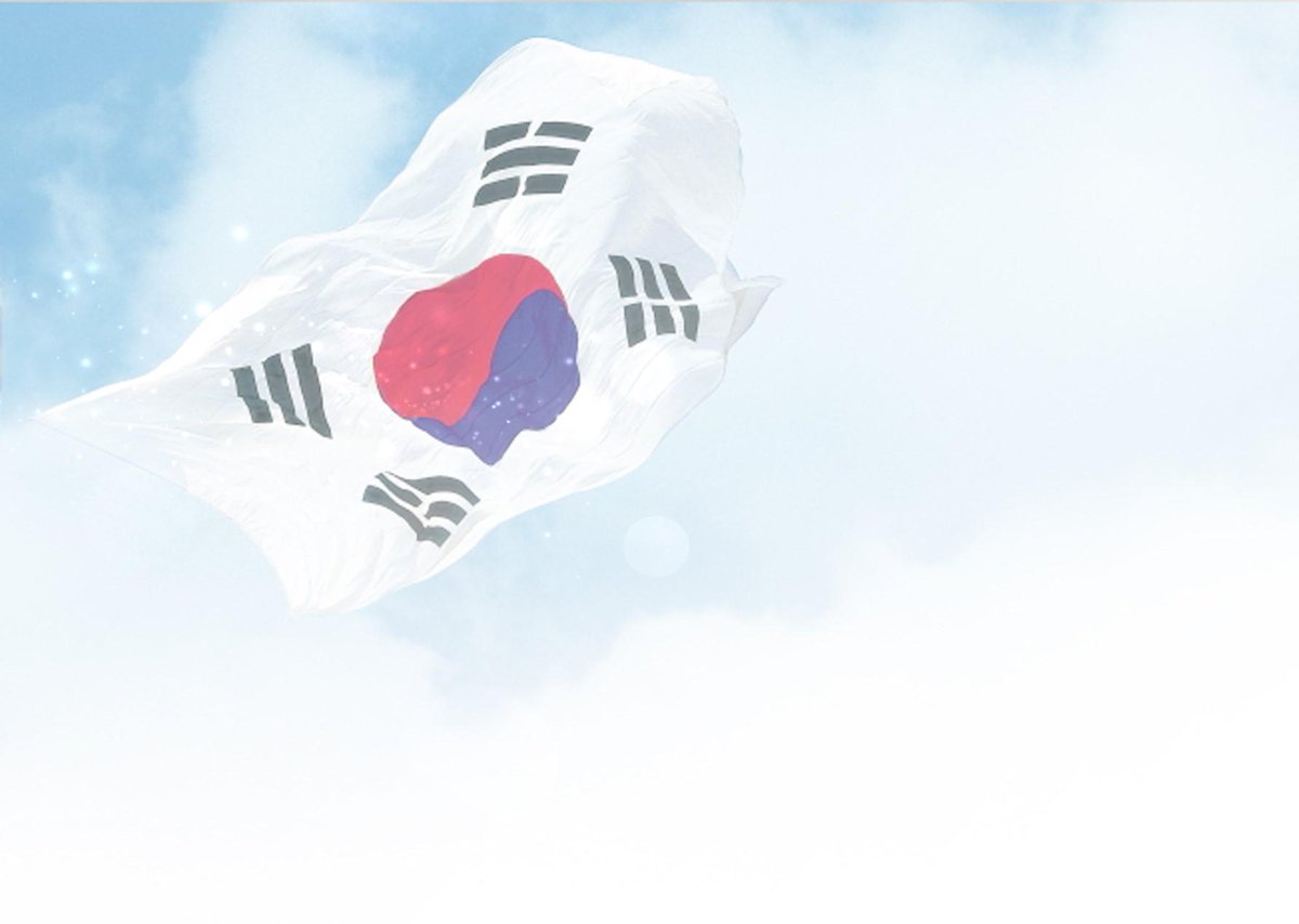 Zorrozone's tweet photo. 광화문 광장에서 광복절 9시부터 12시에 플래시몹 이벤트가 진행된다고 하네요. 광복70주년이라 대규모로 열리는거 같은데 크라잉넛 공연에 참여하는 모든 시민들에게 기념품도 준다니 시간내서 가봐야겠어요! http://t.co/nHPWtubJ1N
