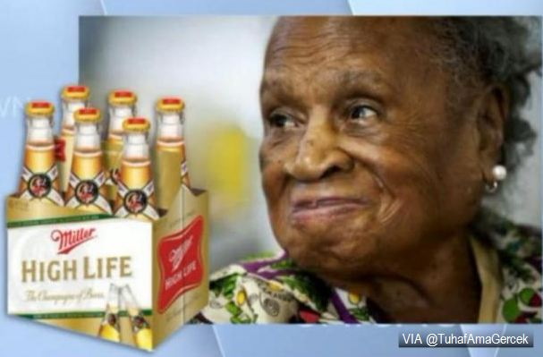 TuhafAmaGercek's tweet photo. Bu teyzenin ismi Agnes Fenton,110 yaşında ve 70 yıldır her gün 3 şişe Miller High Life ve 1 shot Johnny Walker içiyor http://t.co/mG0AADhuSr