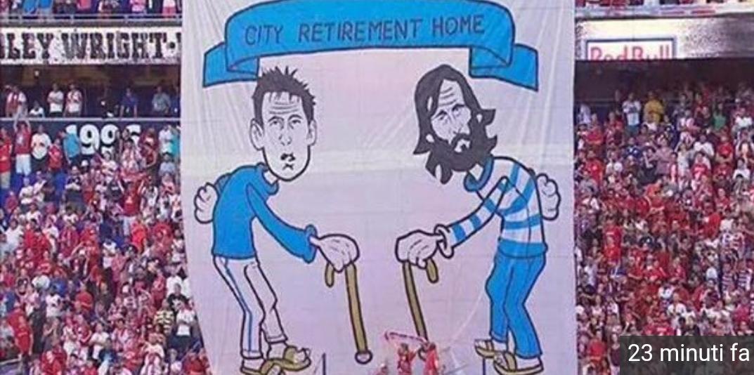 smazzolo99's tweet photo. Sfottó dei tifosi ospiti al new York city di @Pirlo_official e lampard.. una delle vergogne della settimana! http://t.co/lqGkxRQ3jf