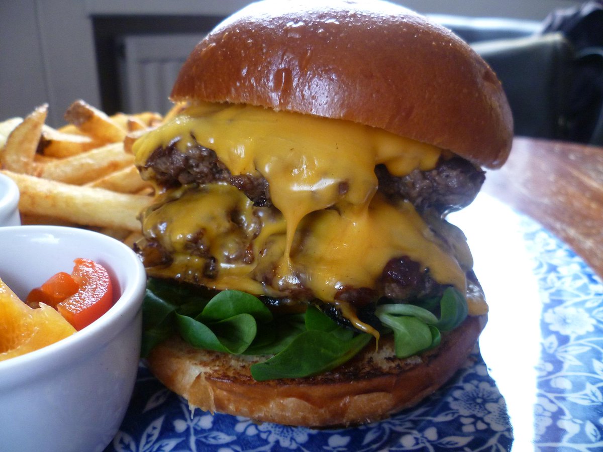 <a href="/burgaffair/">Burgaffair.co.uk</a> RT pls :) We're giving away 250 FREE Burgers this week @GreatEasternE14 #JuicyBastardRises