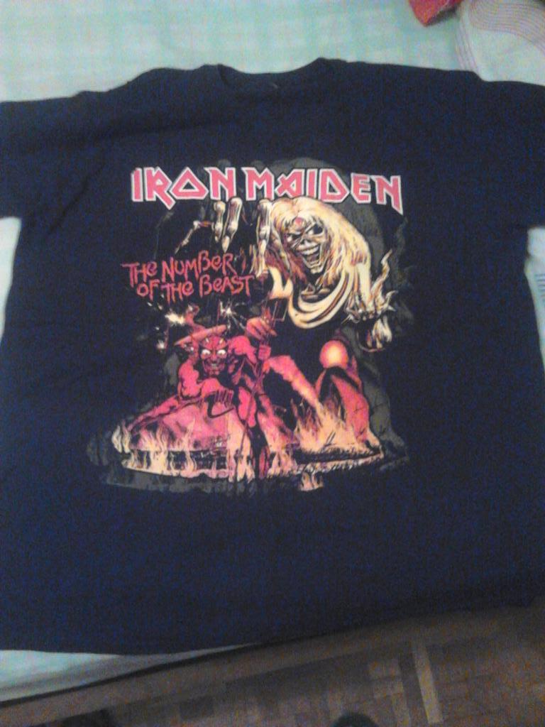 AgapitoHerrero's tweet photo. @maidenengland66 @PalomaAG63 @LEDPURPLEROCK @Captainsnake @Fredriksen14 @BazzaMFV hello sis, My favorite T-shirt 😀 http://t.co/sO4E7UOX5T