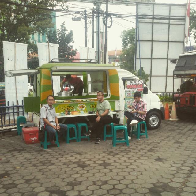 kellsmallon's tweet image. silahkan....kami masih di xlcenter