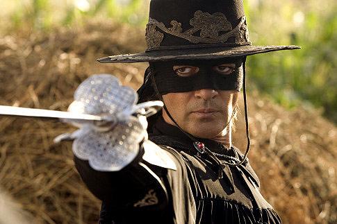 Happy 55th birthday Antonio Banderas! Inget di film apa dia peranin tokoh ini? | 