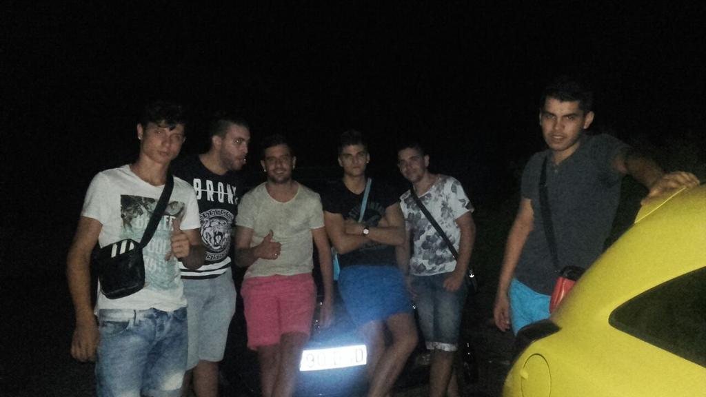 MarinaAleex's tweet photo. De tranki miraador http://t.co/ZyvX3iDIKy