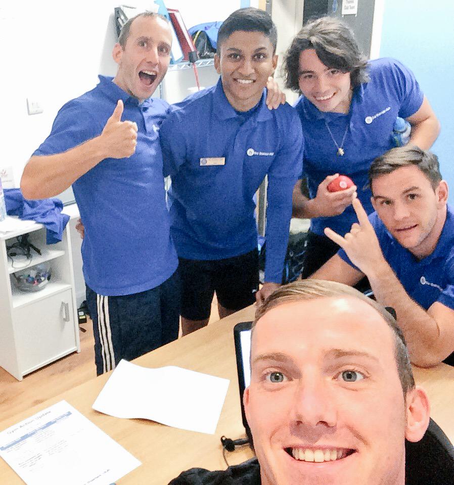 jjf_training's tweet photo. Casual bonding with some of @TheThamesClub gym team #MoveOverOneDirection #JJFTRAINING #TheThamesClub http://t.co/50tlWVDVxc