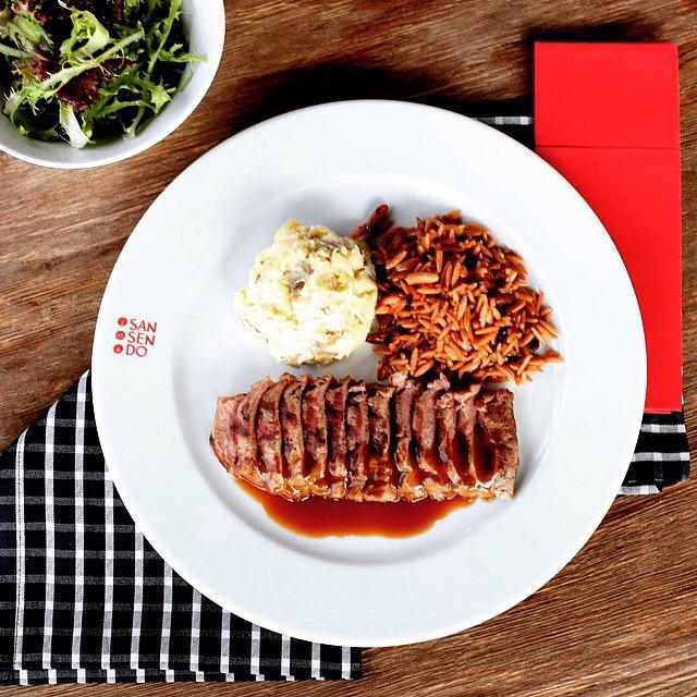 sansendocafe's tweet photo. Haftanın ilk günü, ilk akşam yemeği... 🍛🍴 http://t.co/htAbc2b8cS