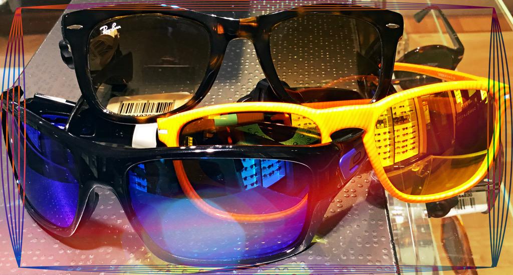 TeamSp0rts's tweet photo. Family focused with another #EverythingLUX #FamilyFirst sale @oakley @ray_ban @LUXclusives @micol97430351 http://t.co/DLiUYU38dt