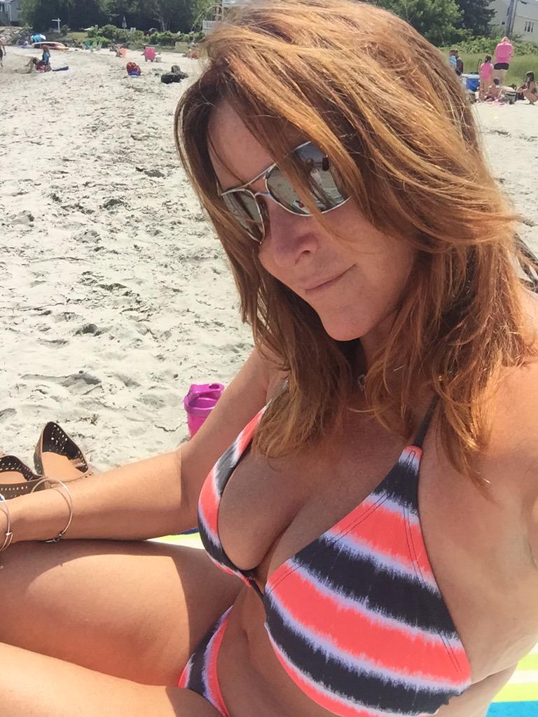 TW Pornstars - Rachel Steele. Twitter. MILF beach. 4:34 PM - 10 Aug 2015