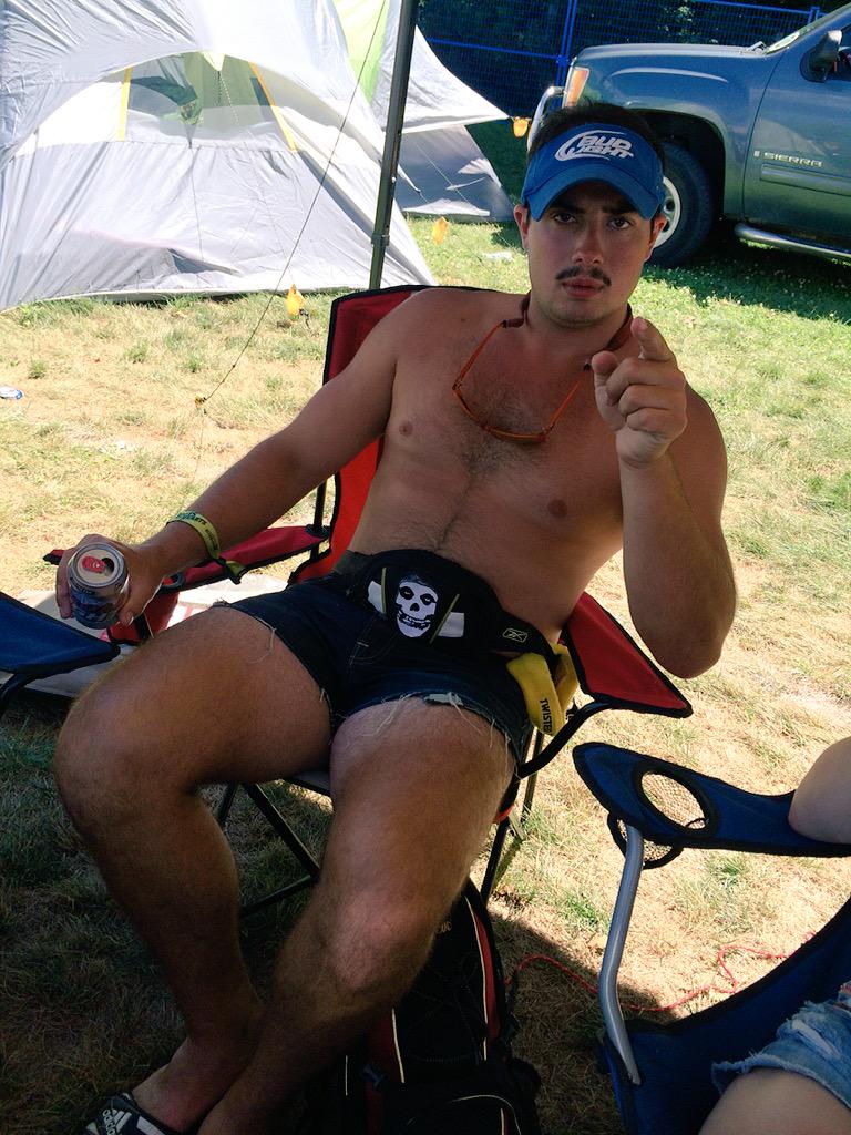AllstarSpats's tweet photo. Yea, tore up fuckin boots and hearts. So much shit tucked in my fanny pack #utilitybelt @Mikespat http://t.co/Grm39gb0qi