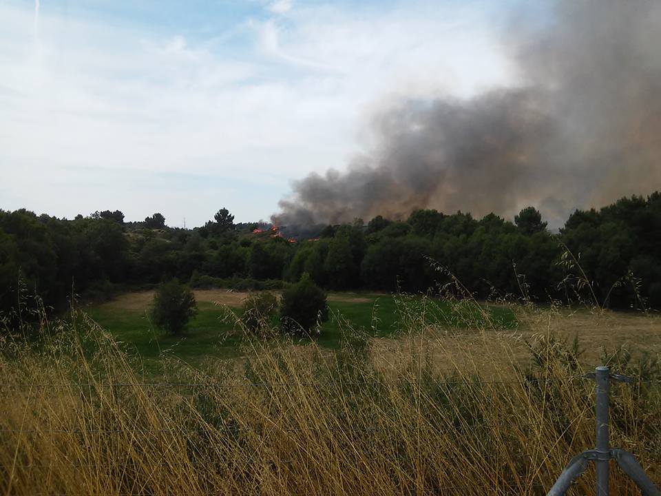 NosDiario's tweet photo. Incendio arestora en Lugo, perto do Hospital Lucus Augusti /cc @incendios085 via @Ruben_Arroxo http://t.co/f6Dq9YPPrn