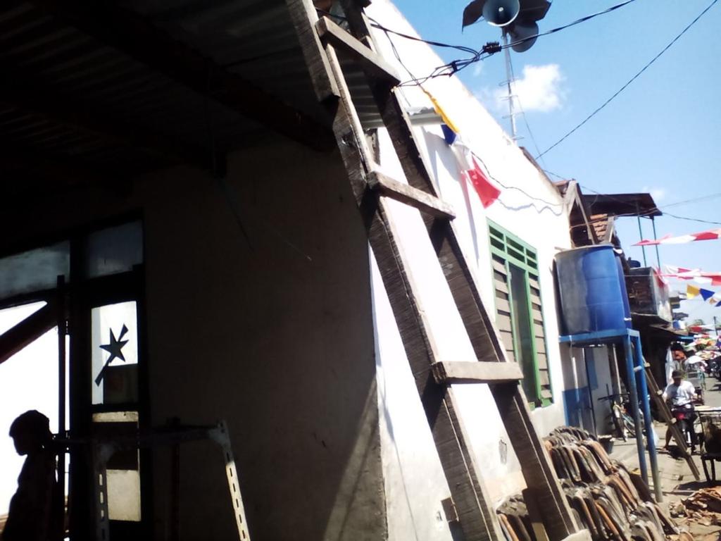 Semoga pembangunannya berjalan dengan lancar.  Jadi Mushola nya bisa dipake lagi. Aamiin #LHAgustus